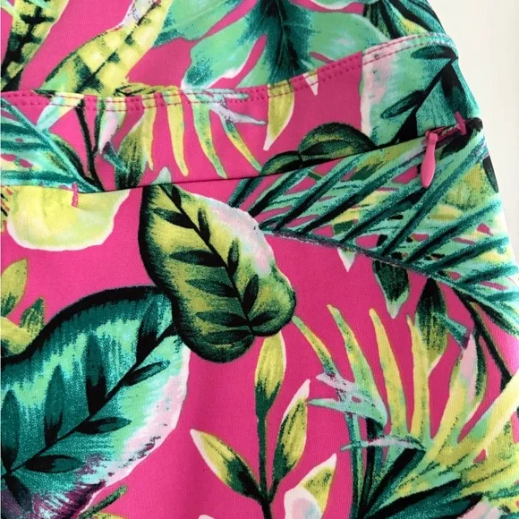 TOMMY BAHAMA GOLF SKORT SIZE MEDIUM - Picture 4 of 6